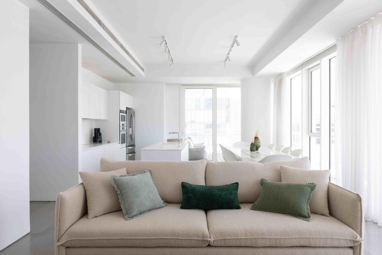 Exclusive Meier On Rothschild By Five Apartment *