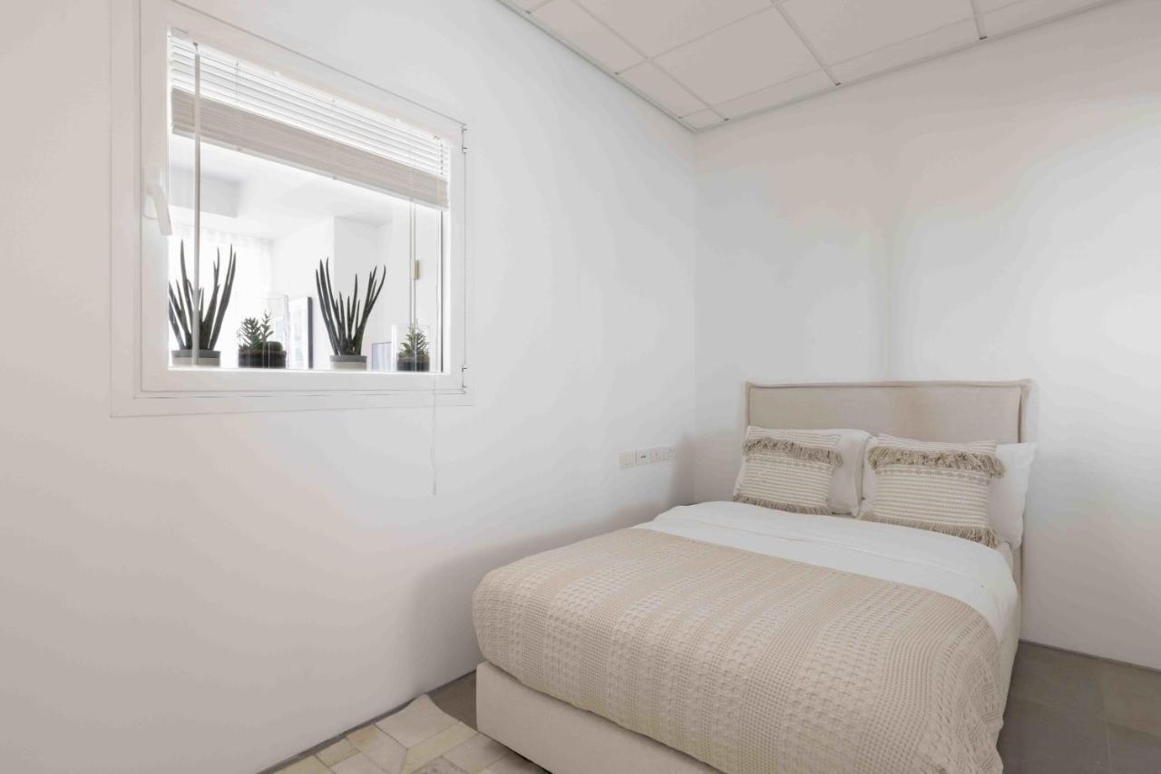 Exclusive Meier On Rothschild By Five Apartment