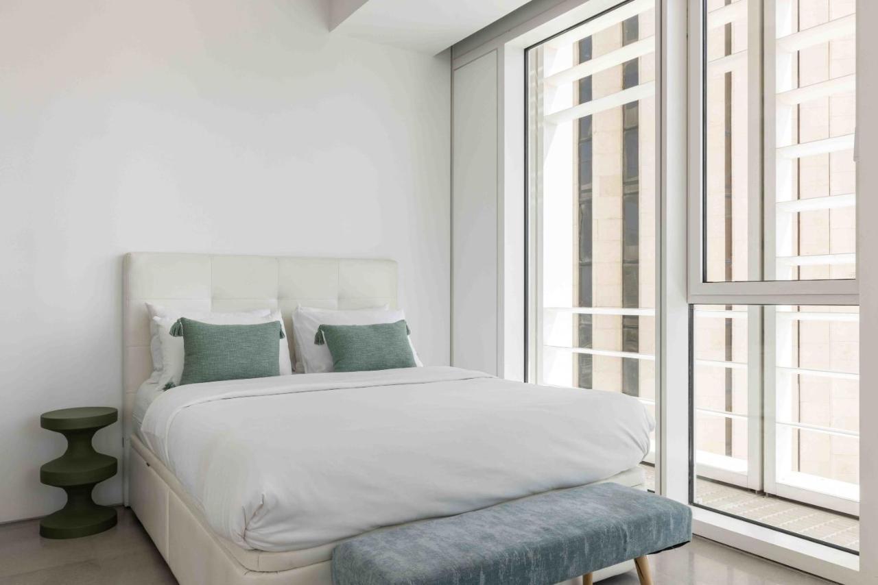 Exclusive Meier On Rothschild By Five *