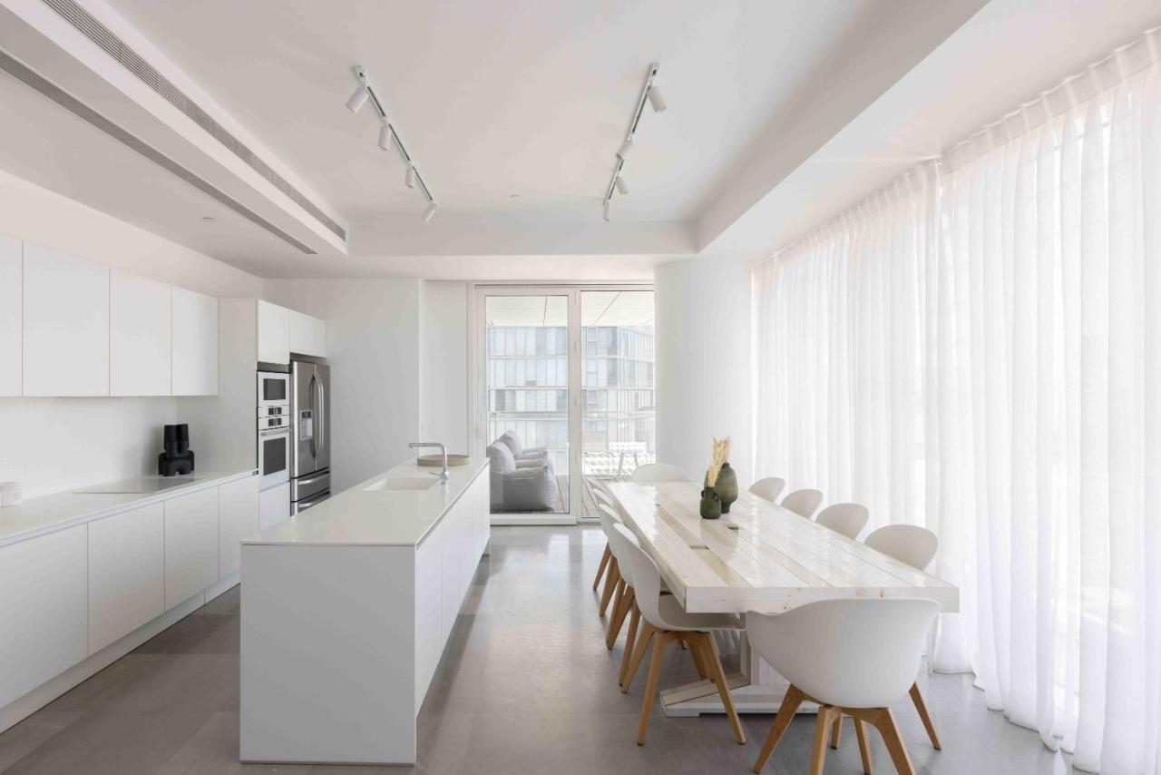 Exclusive Meier On Rothschild By Five Apartment